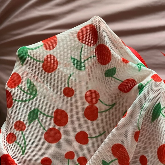 🌹3 for $24🌹GARAGE set of 3 tops - Picture 5 of 9